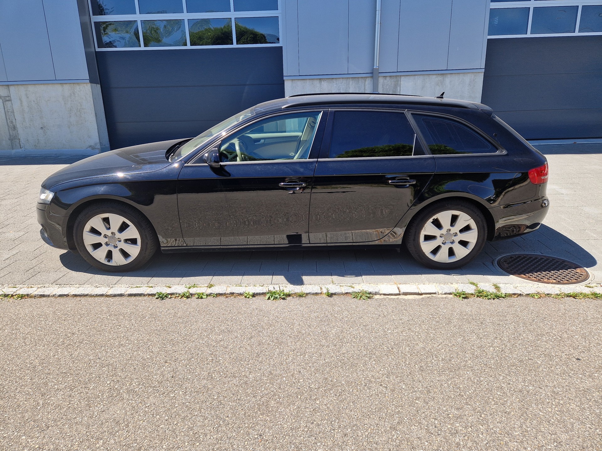 AUDI A4-image-7