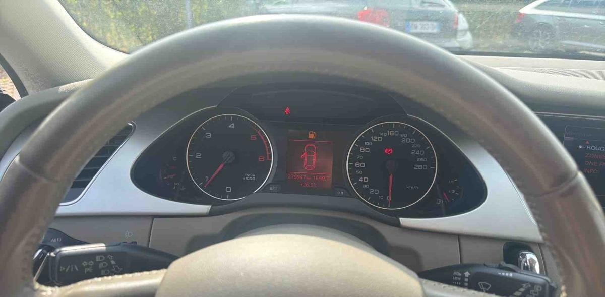 AUDI A4-image-9
