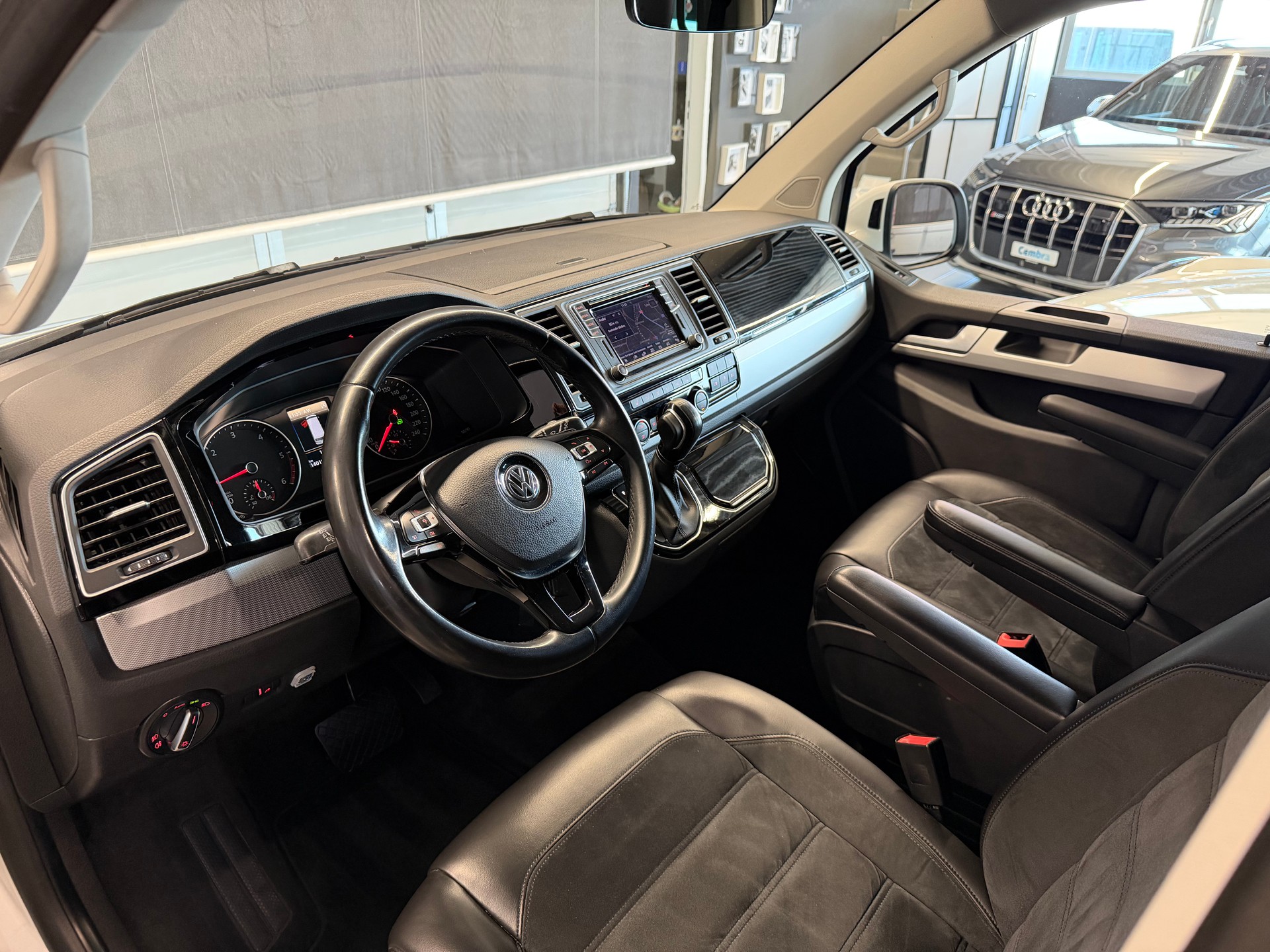 VW T6 Multivan 2.0 TDI Bulli Highline 4Motion DSG-image-9