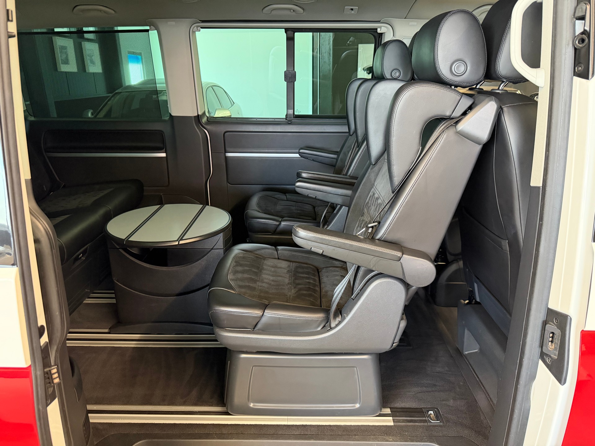 VW T6 Multivan 2.0 TDI Bulli Highline 4Motion DSG-image-25