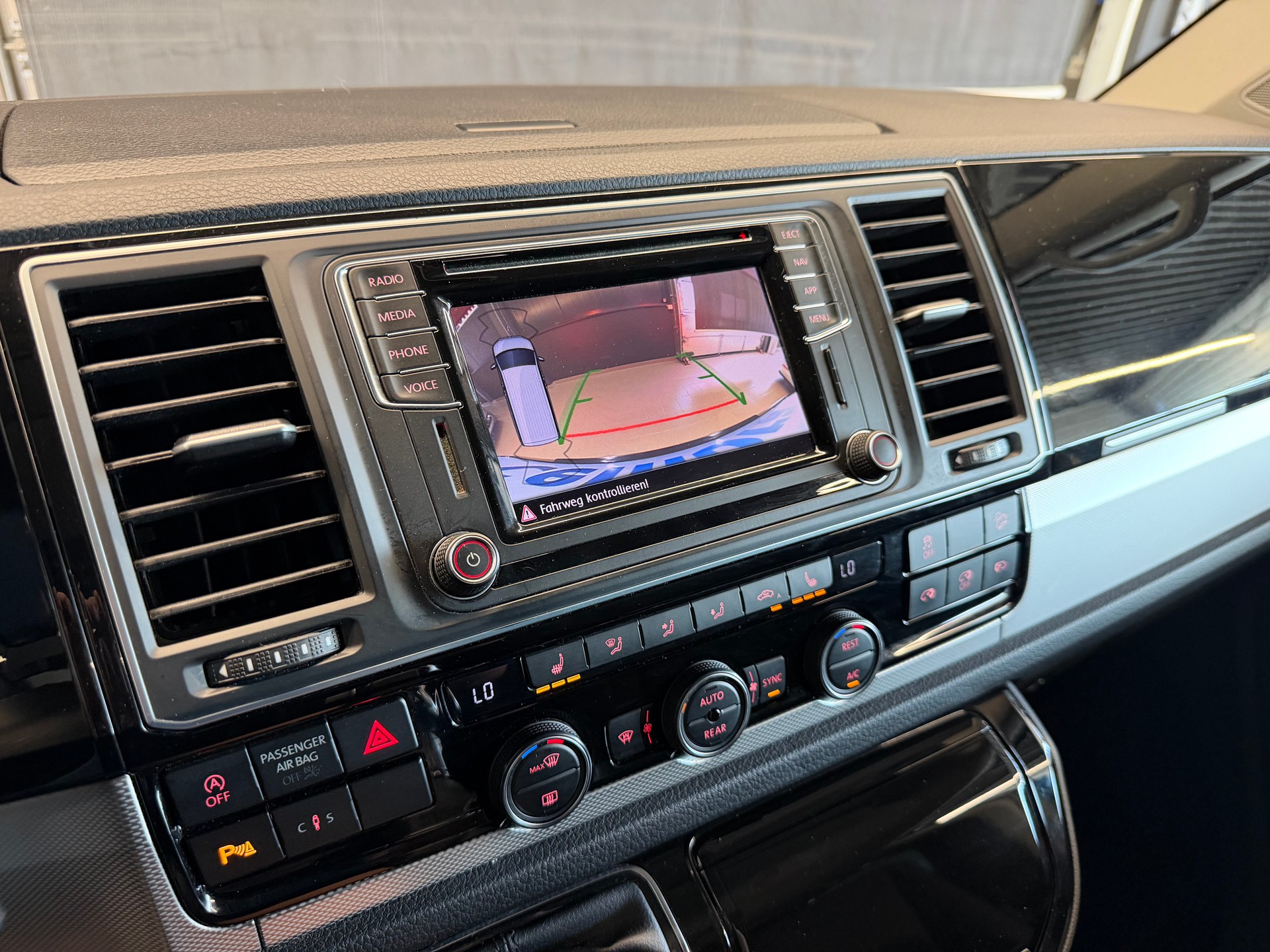VW T6 Multivan 2.0 TDI Bulli Highline 4Motion DSG-image-18