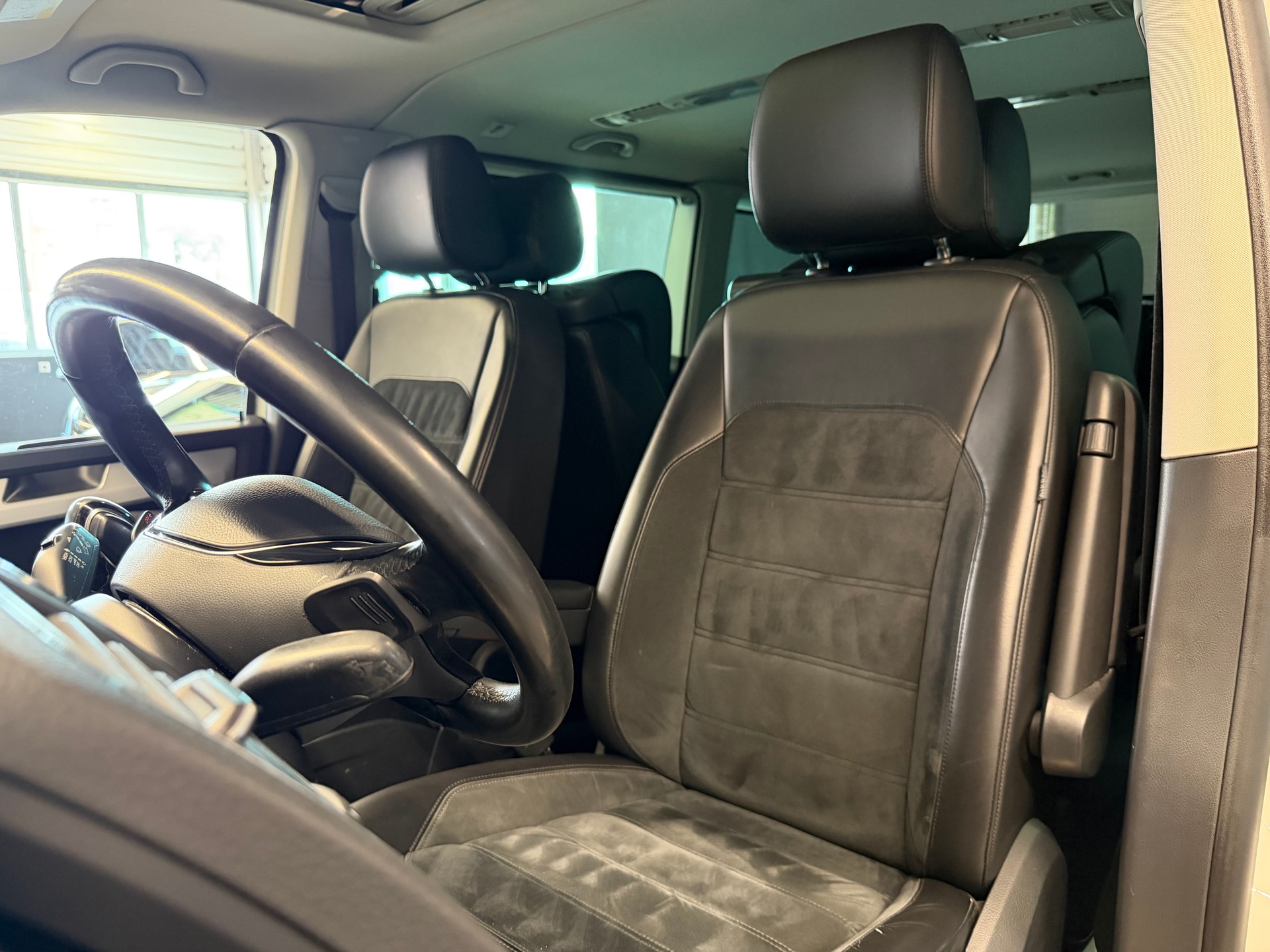 VW T6 Multivan 2.0 TDI Bulli Highline 4Motion DSG-image-10