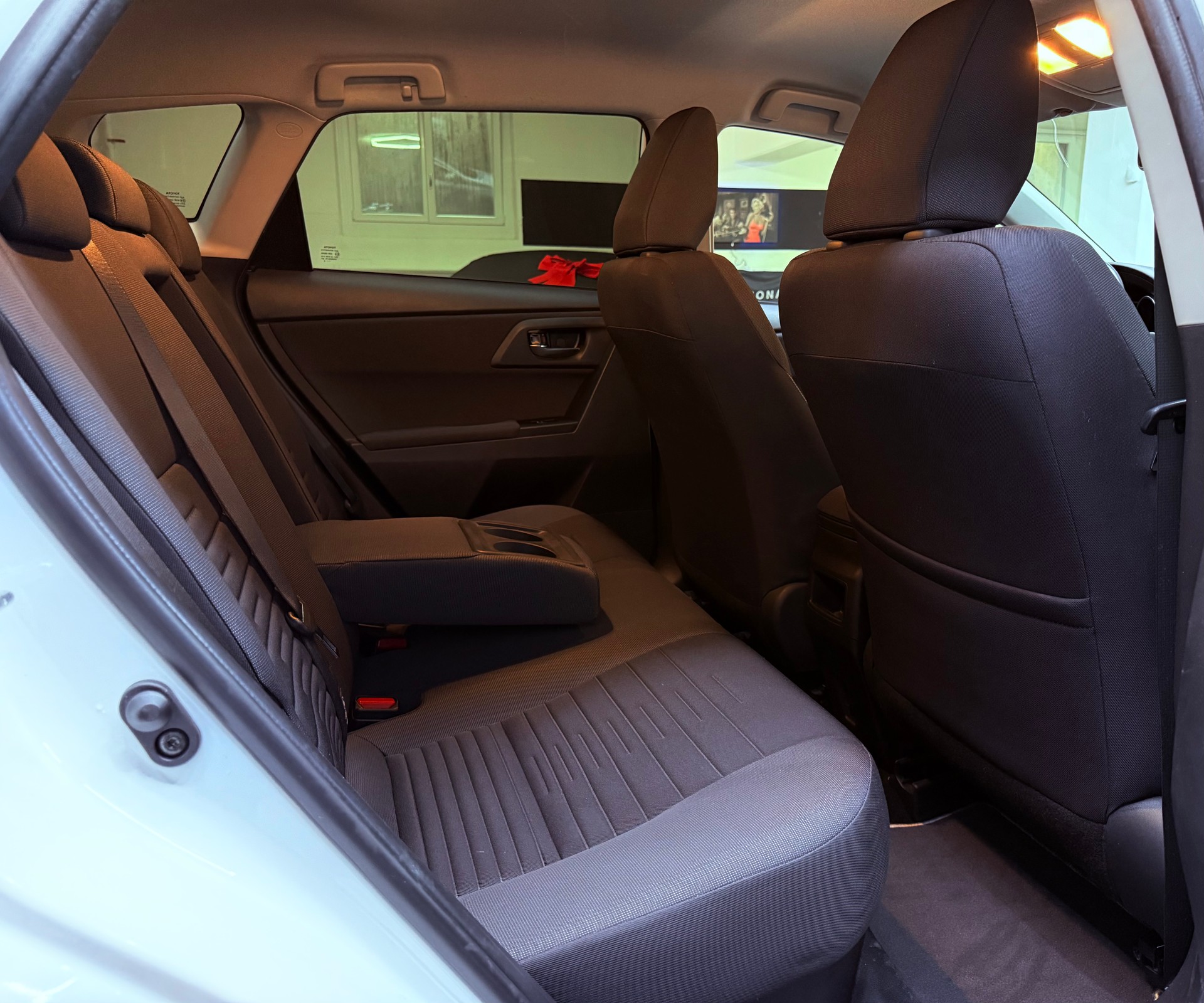TOYOTA Auris 1.8 HSD Trend e-CVT-image-25