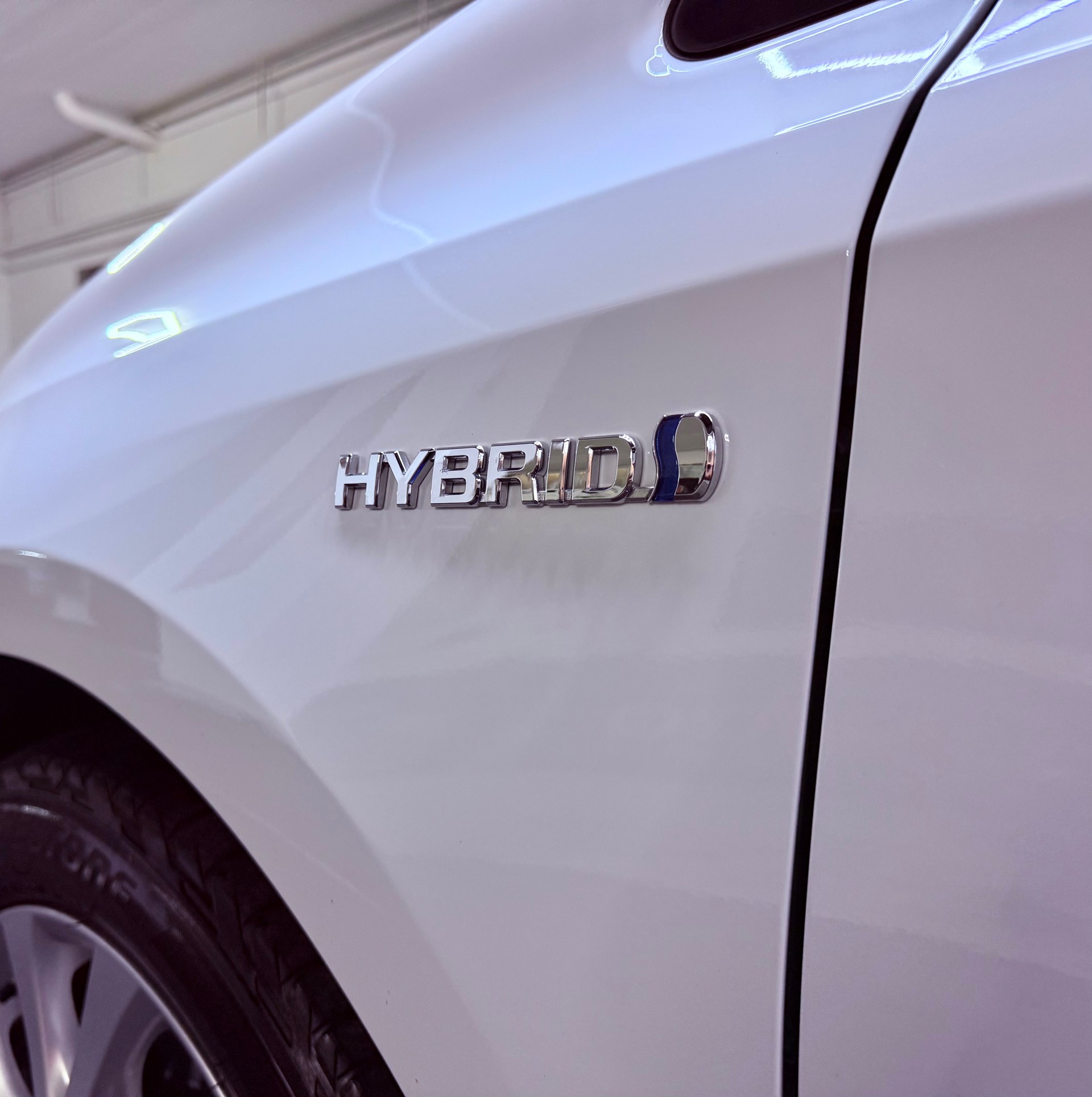 TOYOTA Auris 1.8 HSD Trend e-CVT-image-10