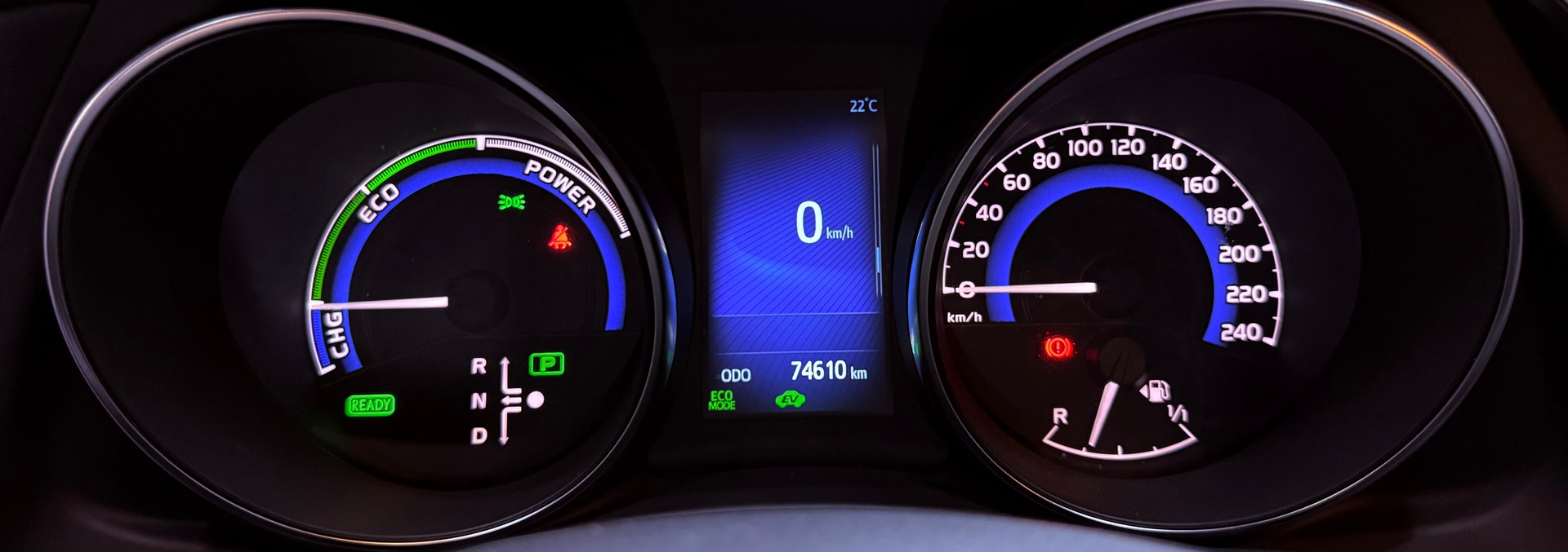 TOYOTA Auris 1.8 HSD Trend e-CVT-image-17