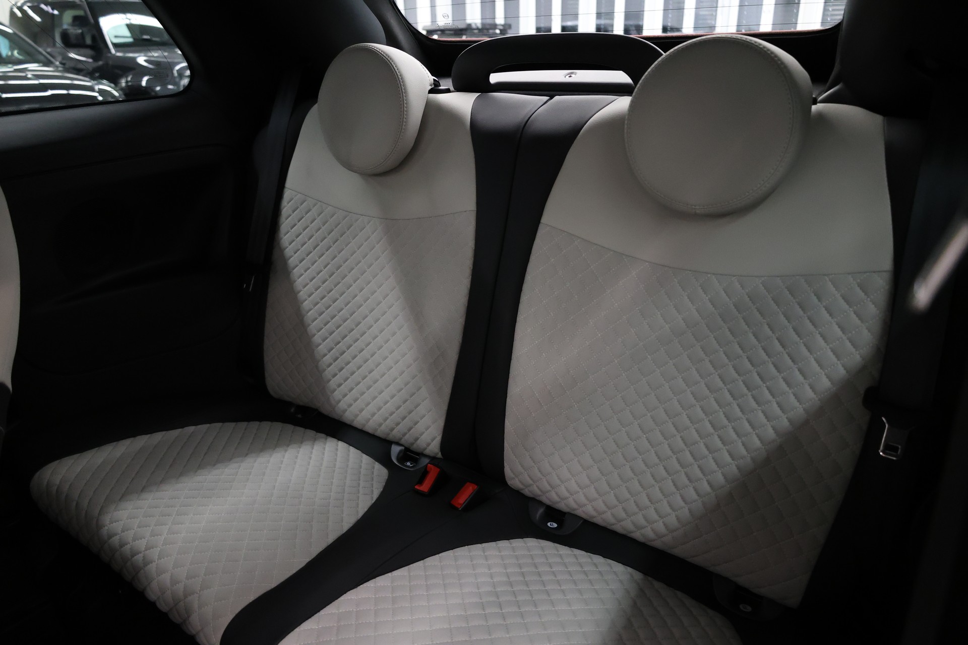 FIAT 500 C 1.0 Hybrid Dolcevita-image-18
