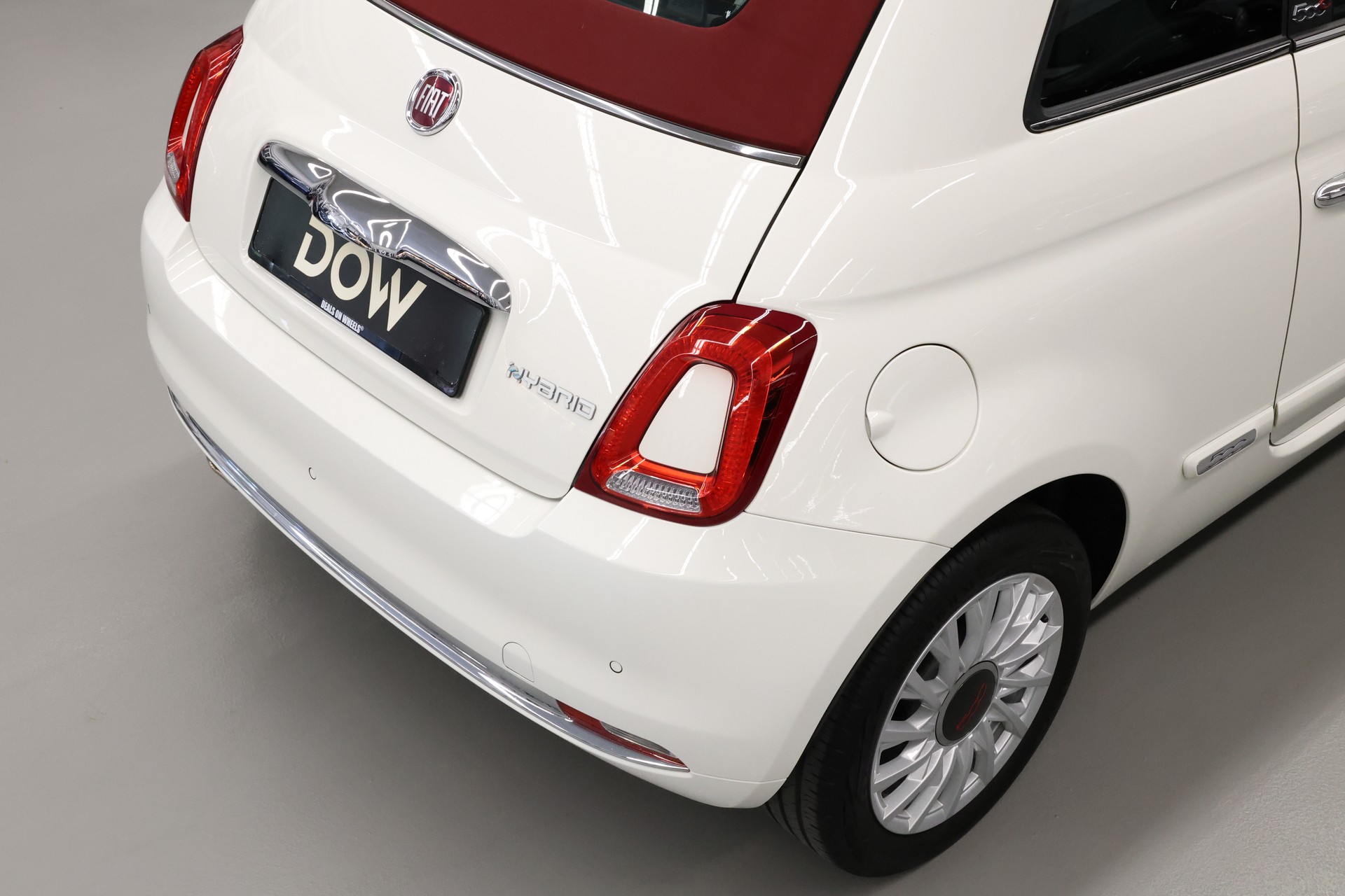 FIAT 500 C 1.0 Hybrid Dolcevita-image-9