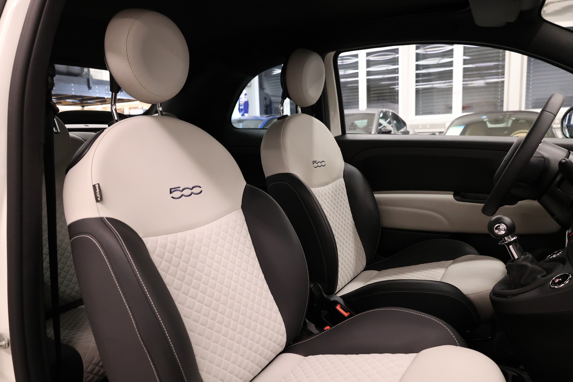 FIAT 500 C 1.0 Hybrid Dolcevita-image-14