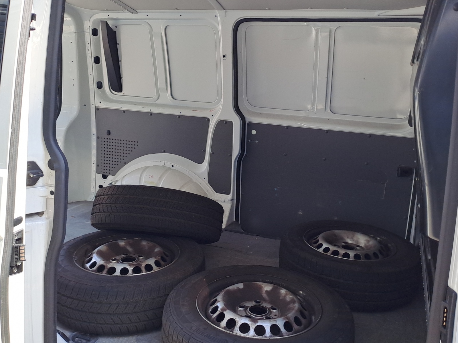 VW T6.1 2.0 TDI-image-15