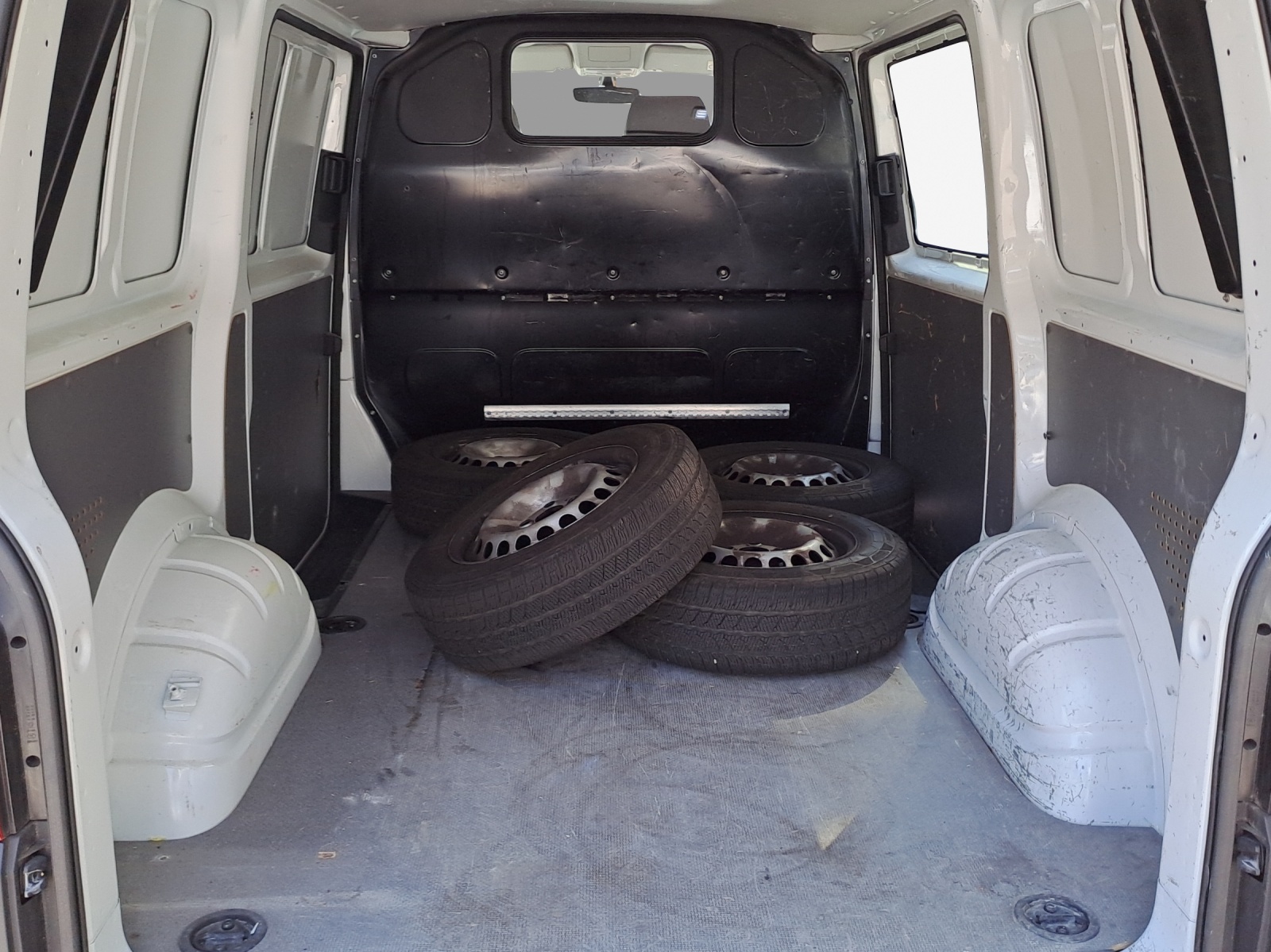 VW T6.1 2.0 TDI-image-12