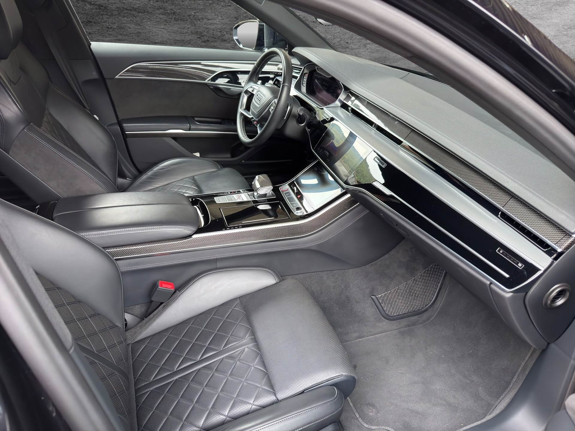 AUDI S8 TFSI quattro tiptronic-image-9