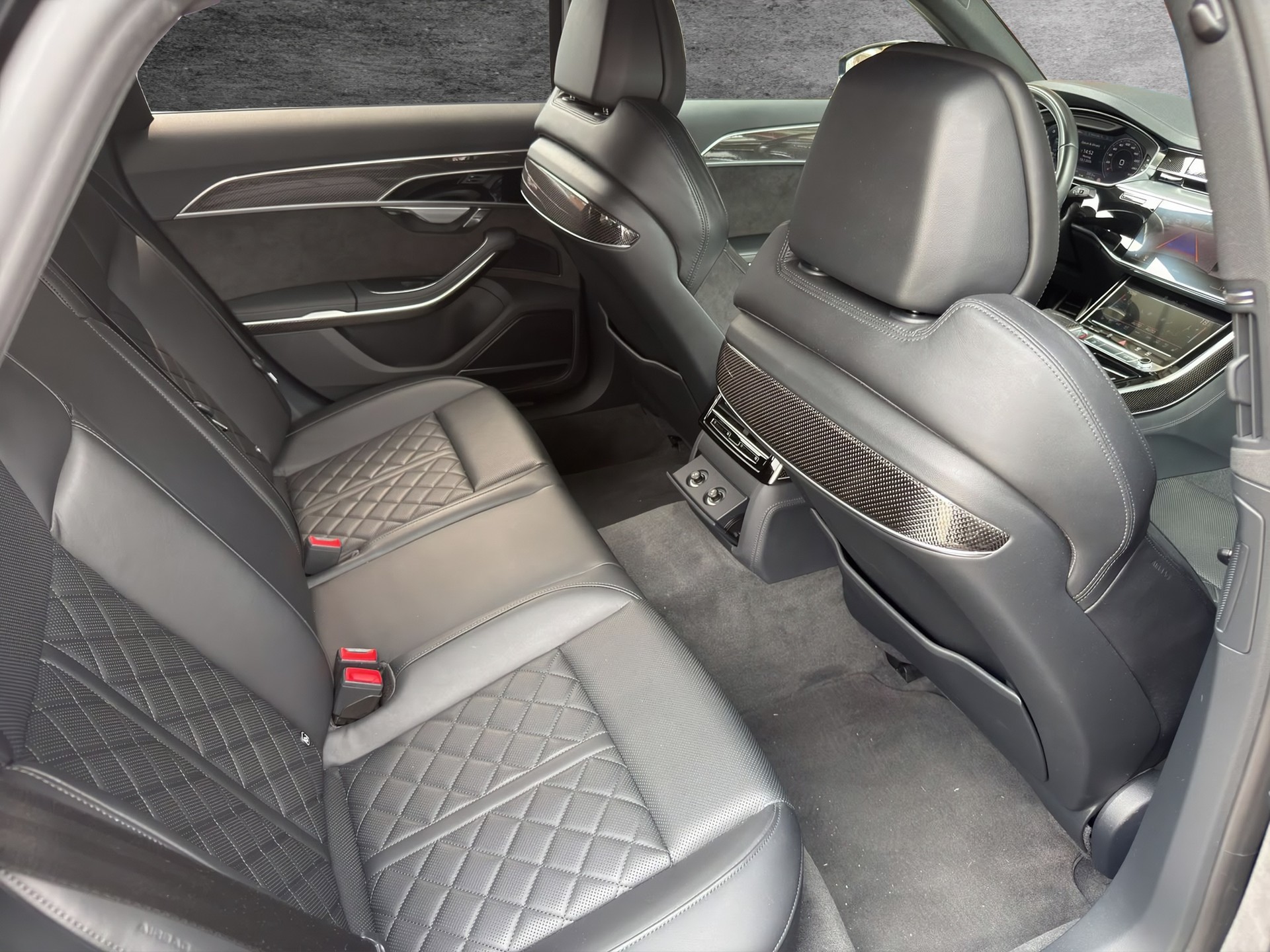 AUDI S8 TFSI quattro tiptronic-image-7