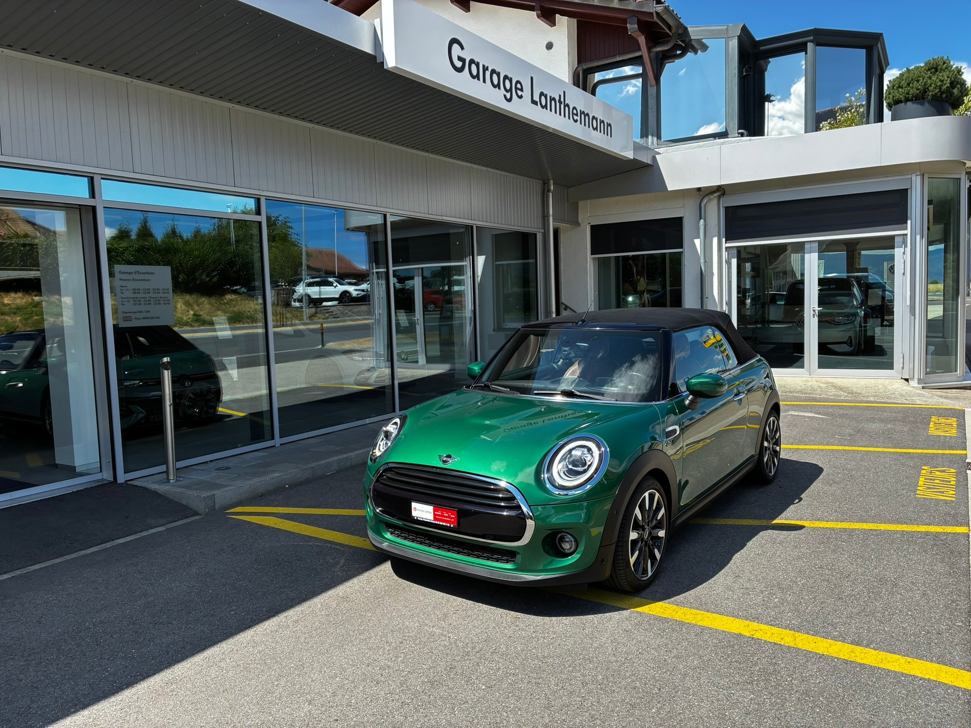 MINI Cooper Cabriolet-image-7