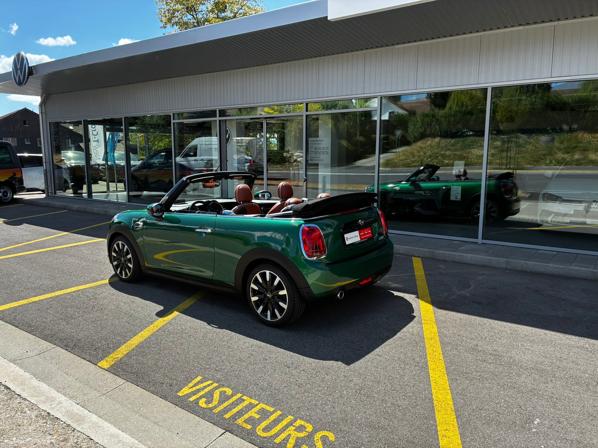 MINI Cooper Cabriolet-image-1