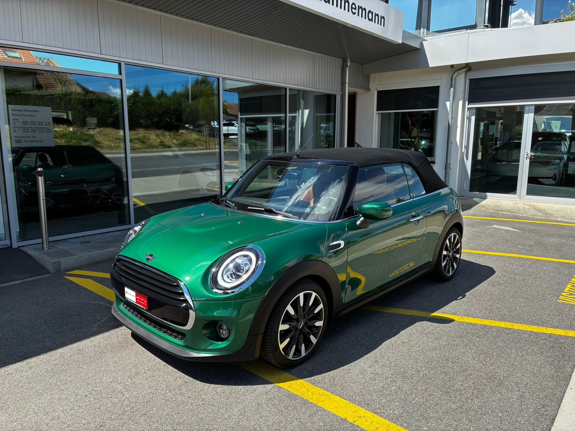 MINI Cooper Cabriolet-image-8
