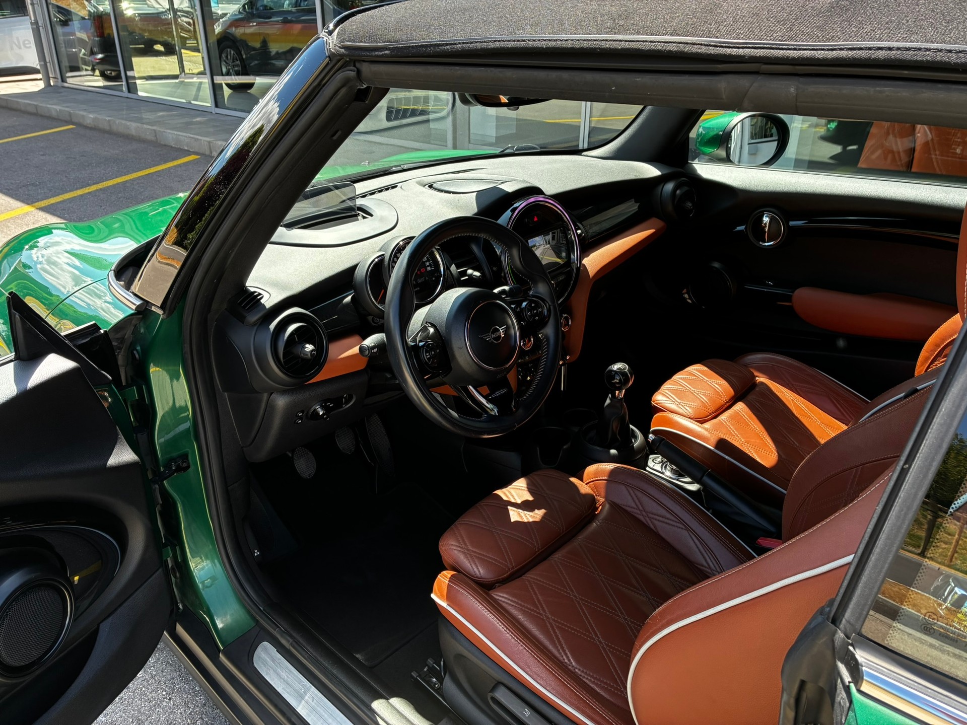 MINI Cooper Cabriolet-image-5