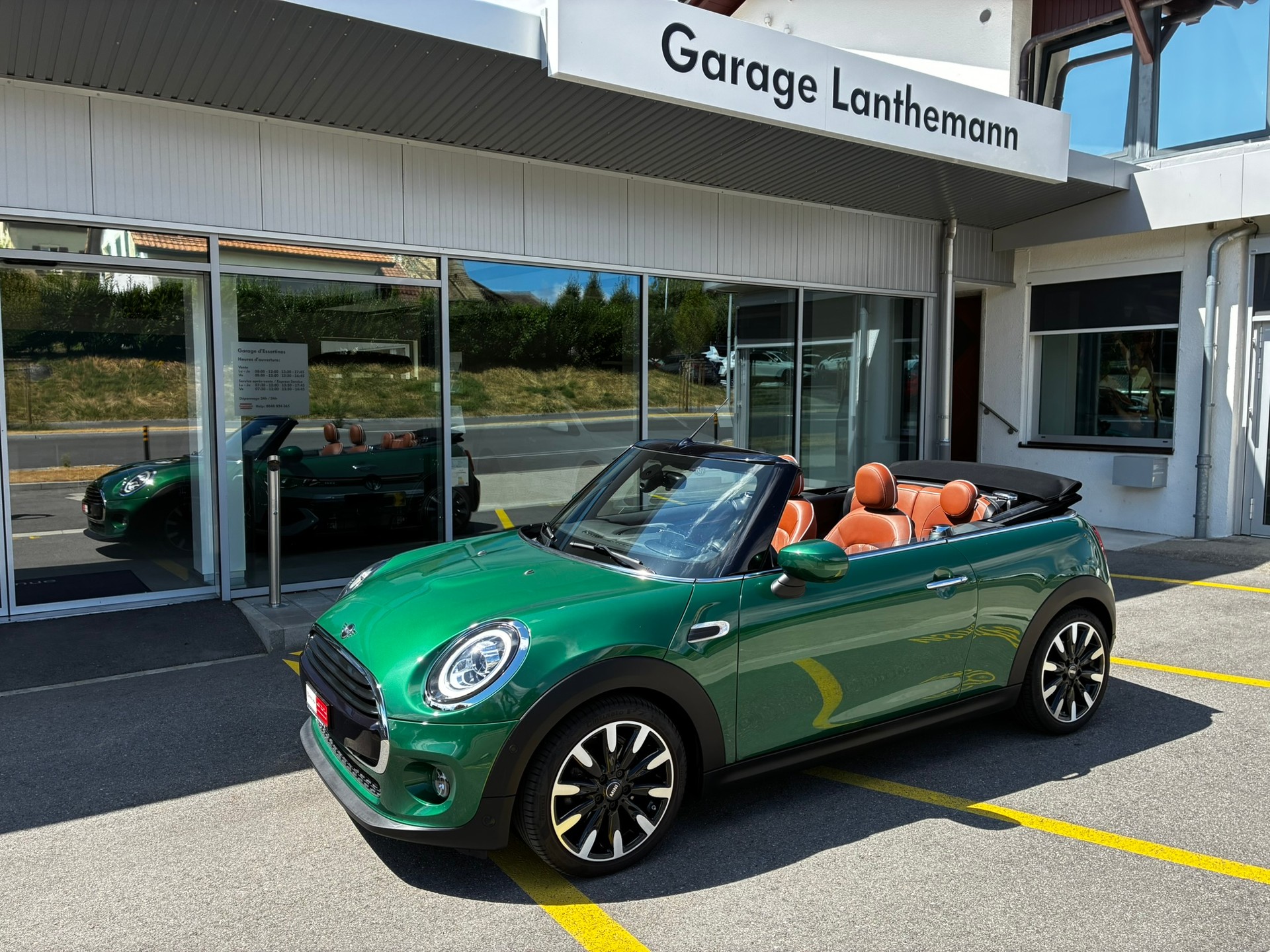 MINI Cooper Cabriolet-image-0