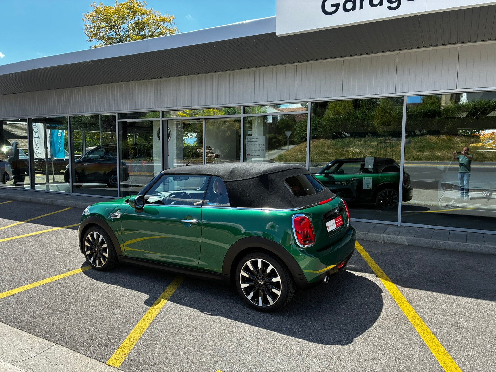 MINI Cooper Cabriolet-image-6