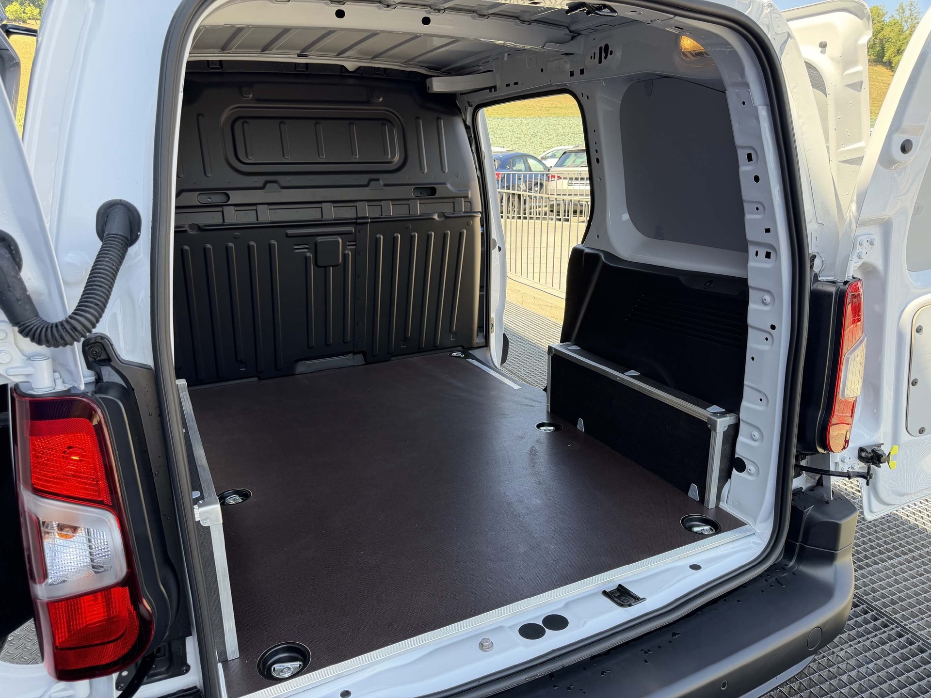 CITROEN Berlingo M 1.5 BlueHDi * 2 Schiebetüren *-image-7