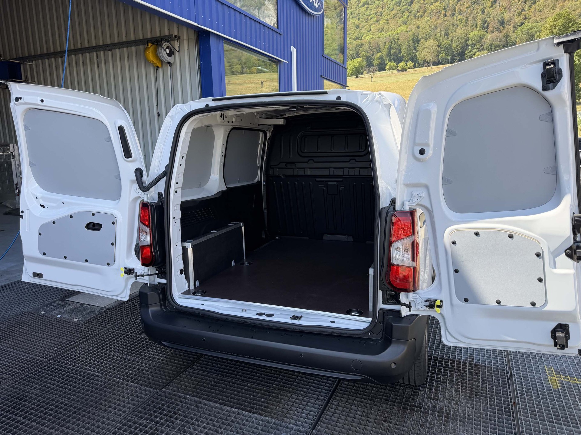 CITROEN Berlingo M 1.5 BlueHDi * 2 Schiebetüren *-image-4