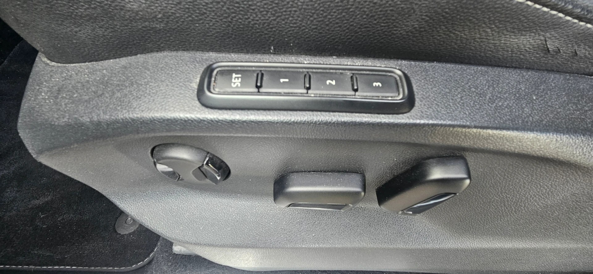 VW Tiguan 2.0 TDI SCR Highline 4Motion DSG-image-13