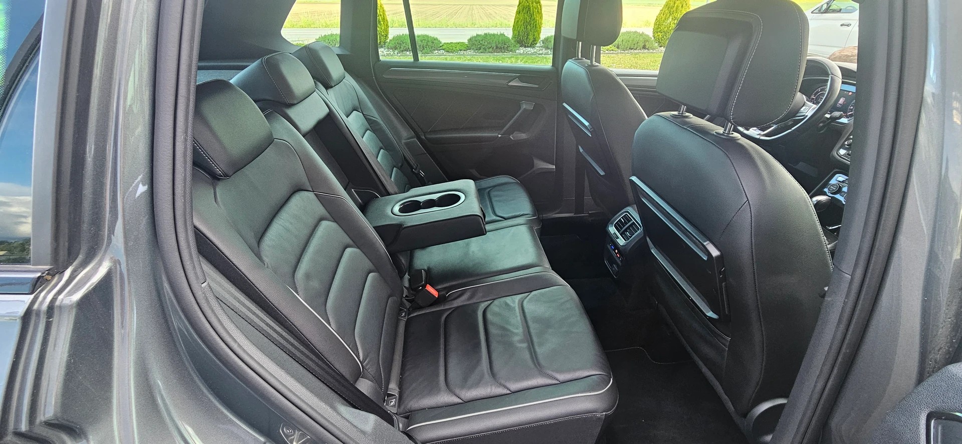 VW Tiguan 2.0 TDI SCR Highline 4Motion DSG-image-9