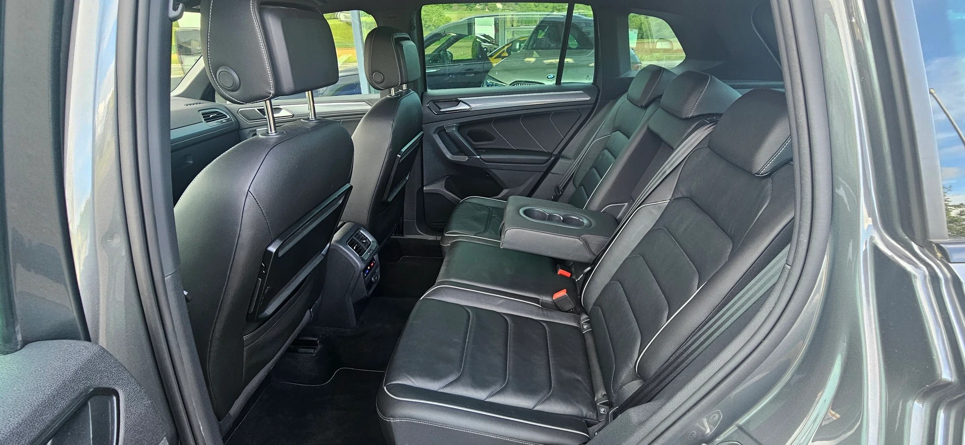 VW Tiguan 2.0 TDI SCR Highline 4Motion DSG-image-12