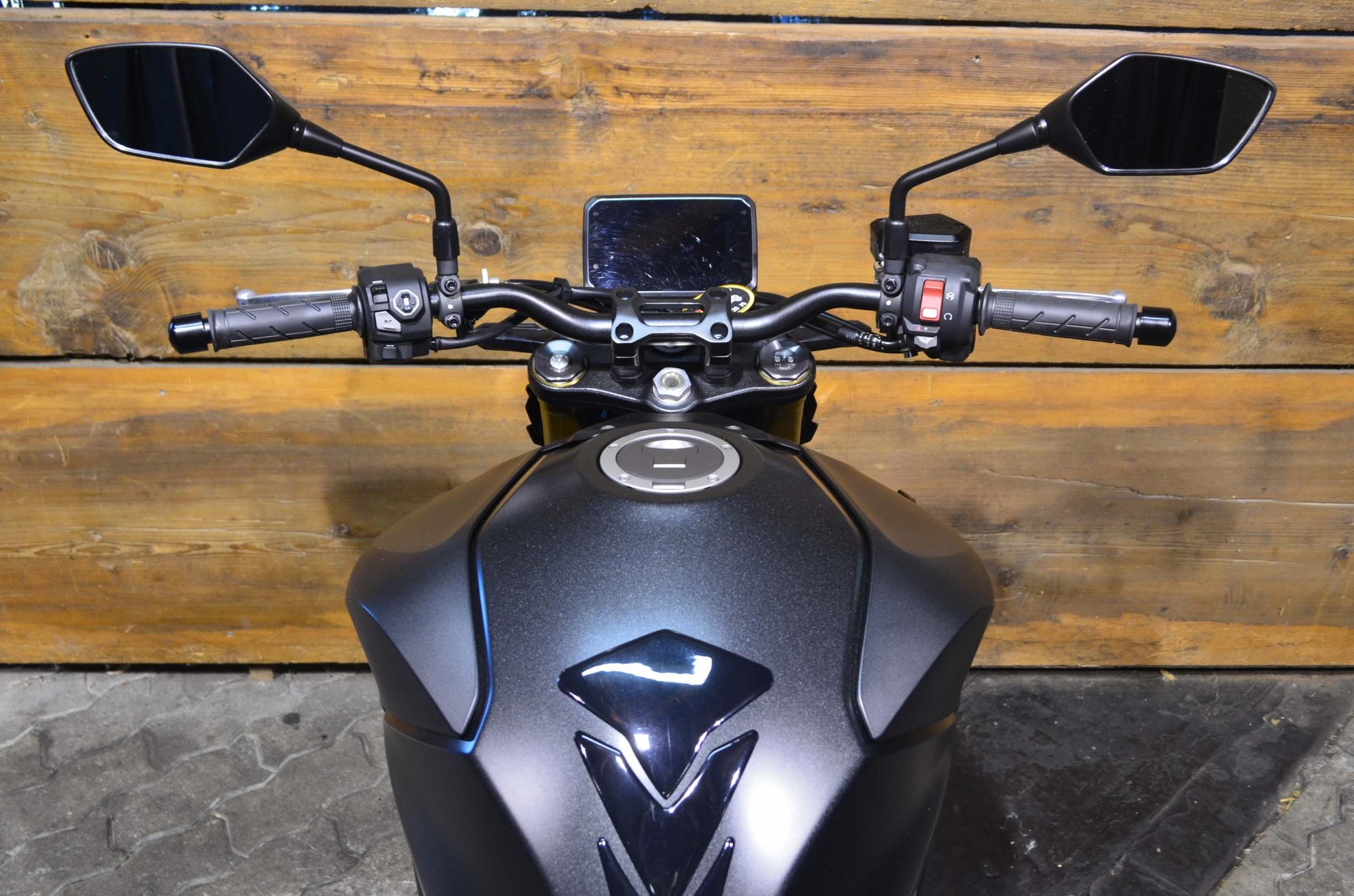 HONDA CB 1000 Hornet SP ABS-showroom-element-2