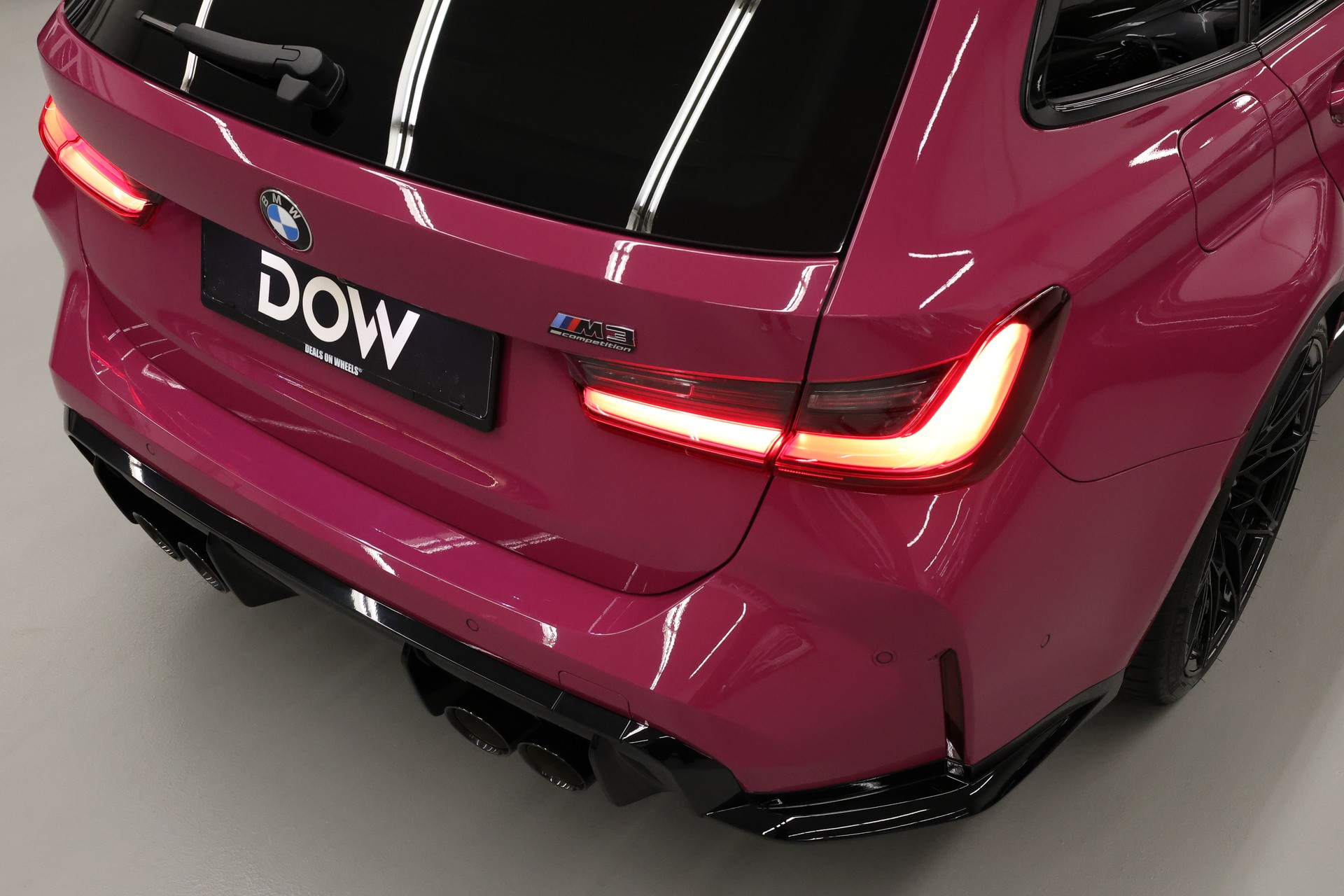 BMW M3 Competition xDrive Touring-image-8