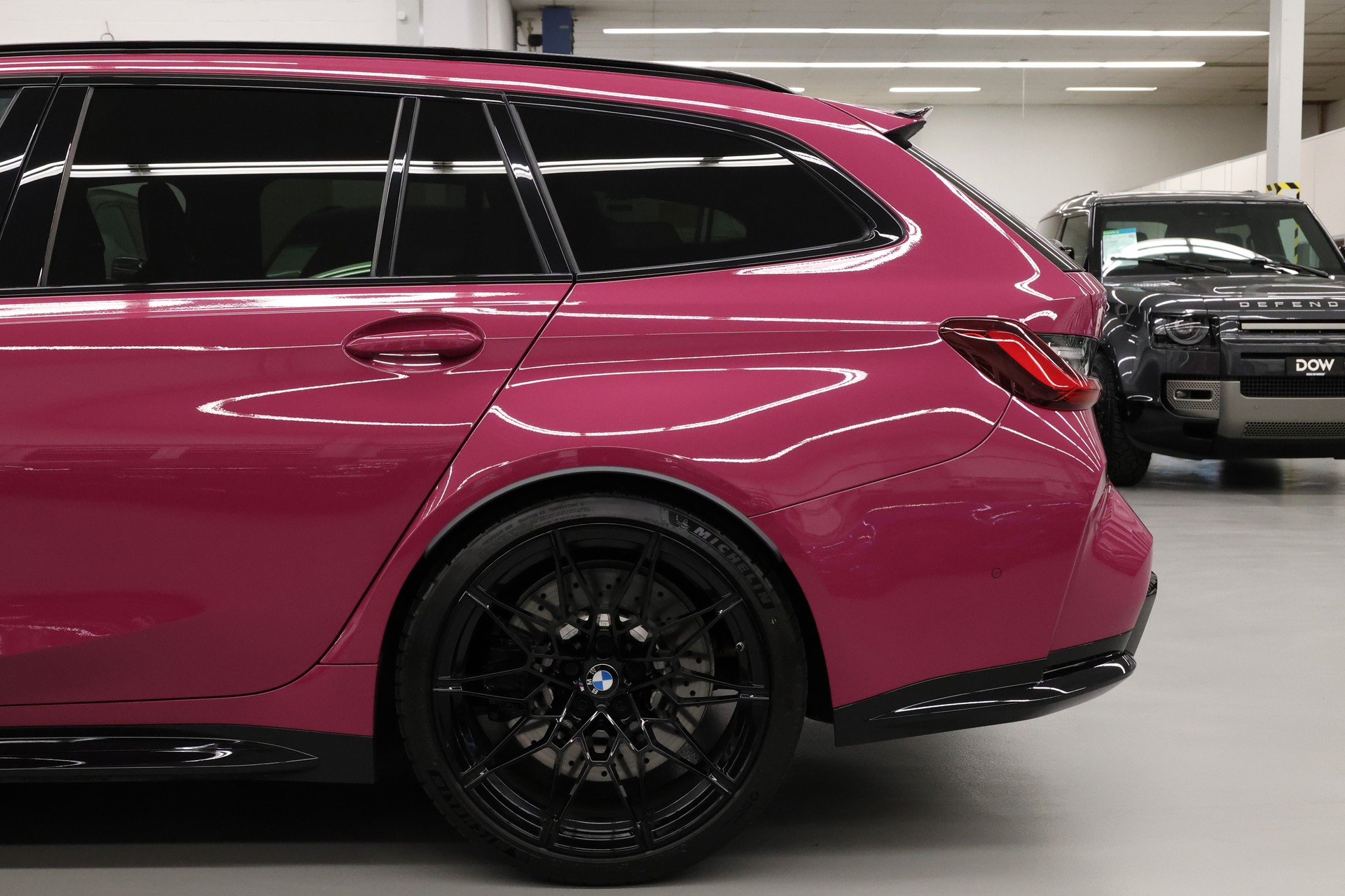 BMW M3 Competition xDrive Touring-image-10