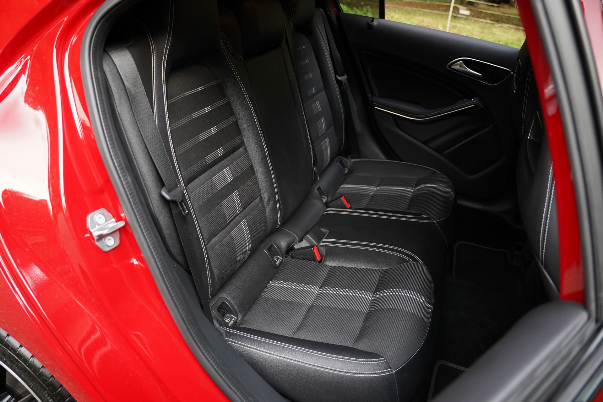 MERCEDES-BENZ A 200 Urban 7G-DCT-image-20