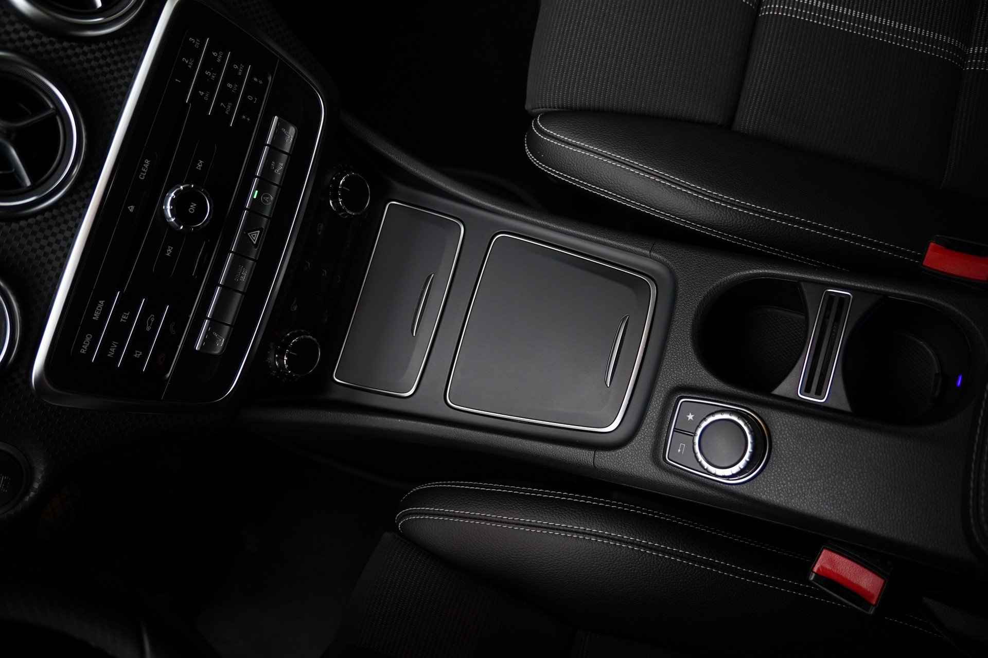 MERCEDES-BENZ A 200 Urban 7G-DCT-image-26
