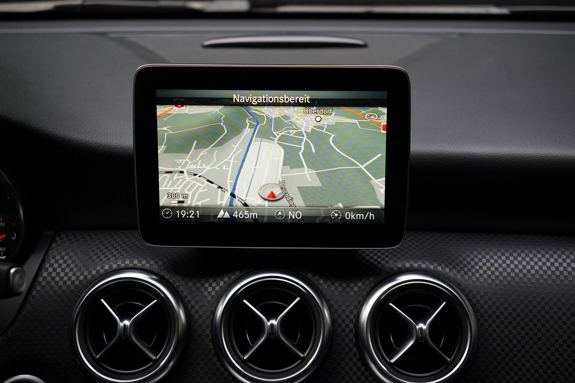 MERCEDES-BENZ A 200 Urban 7G-DCT-image-25