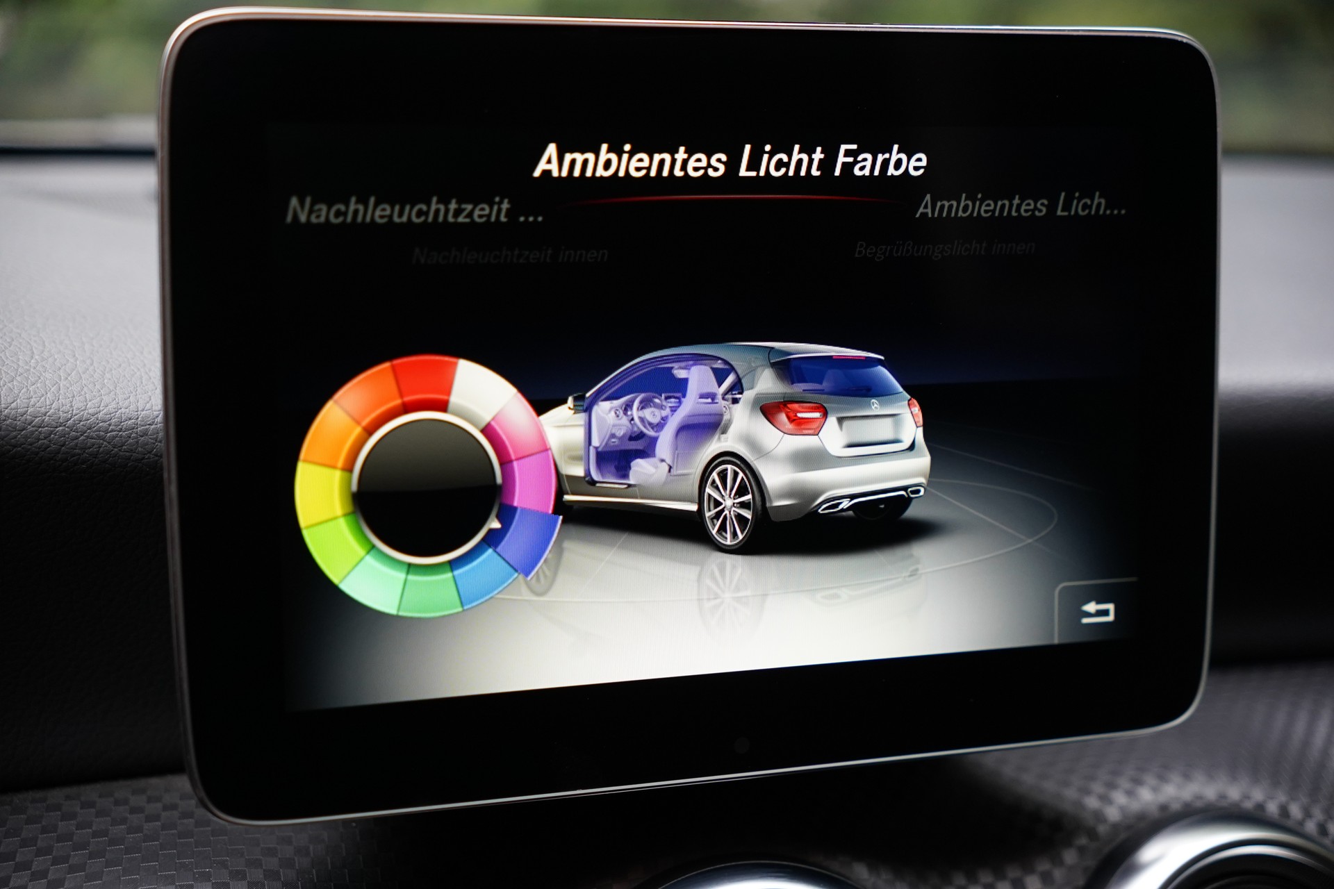 MERCEDES-BENZ A 200 Urban 7G-DCT-image-28