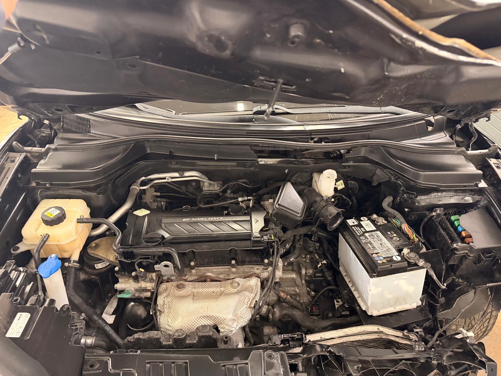 KGM-SsangYong Tivoli 1.6 e-XGi Quartz 4WD Automatic-image-8