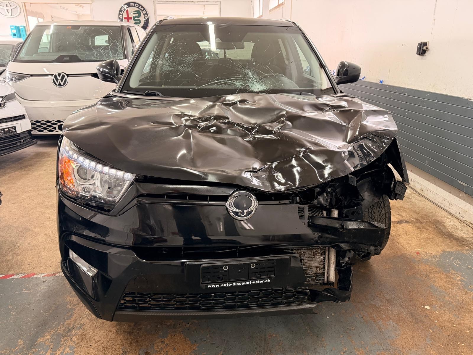 KGM-SsangYong Tivoli 1.6 e-XGi Quartz 4WD Automatic-image-7