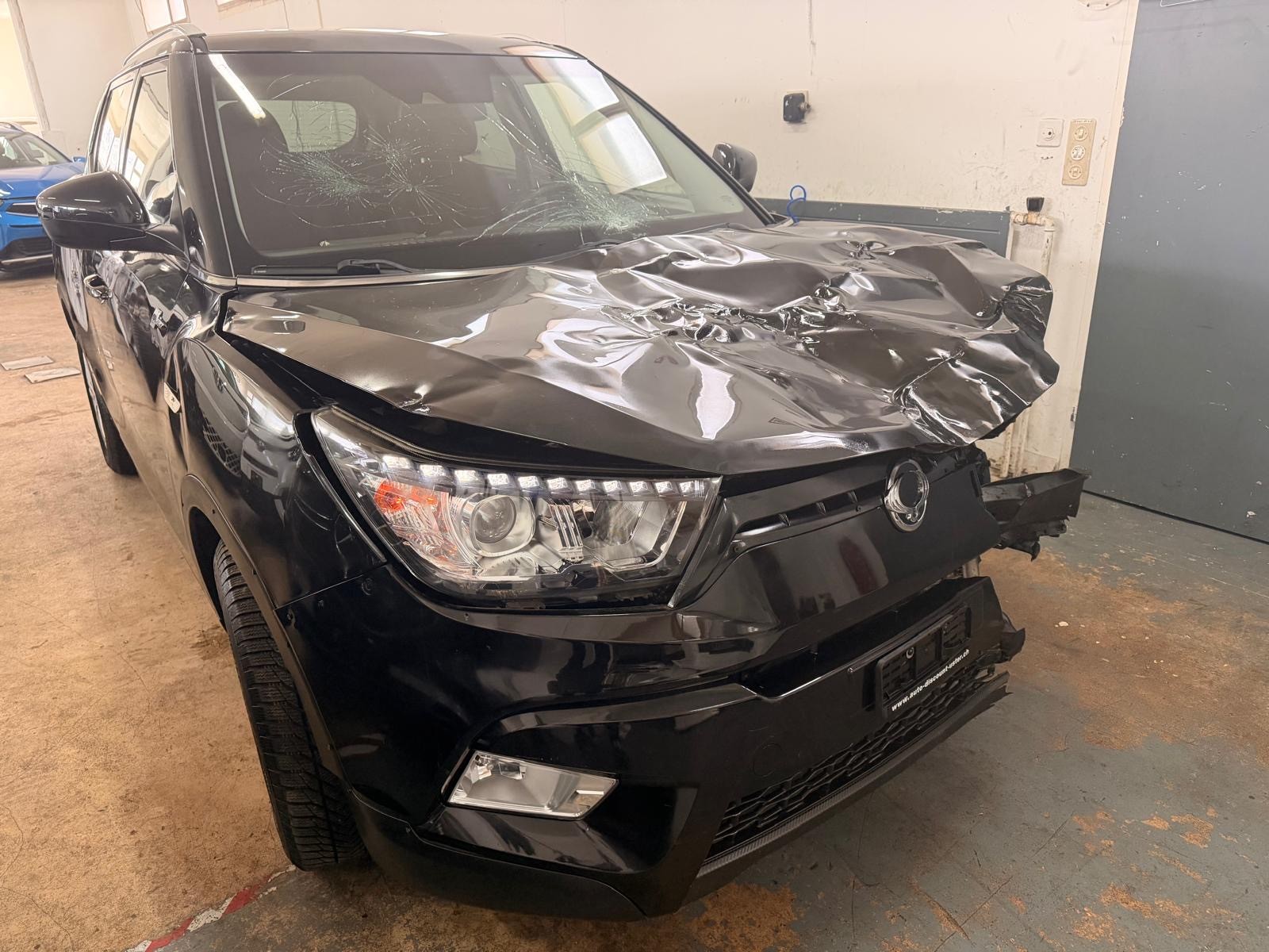 KGM-SsangYong Tivoli 1.6 e-XGi Quartz 4WD Automatic-image-1