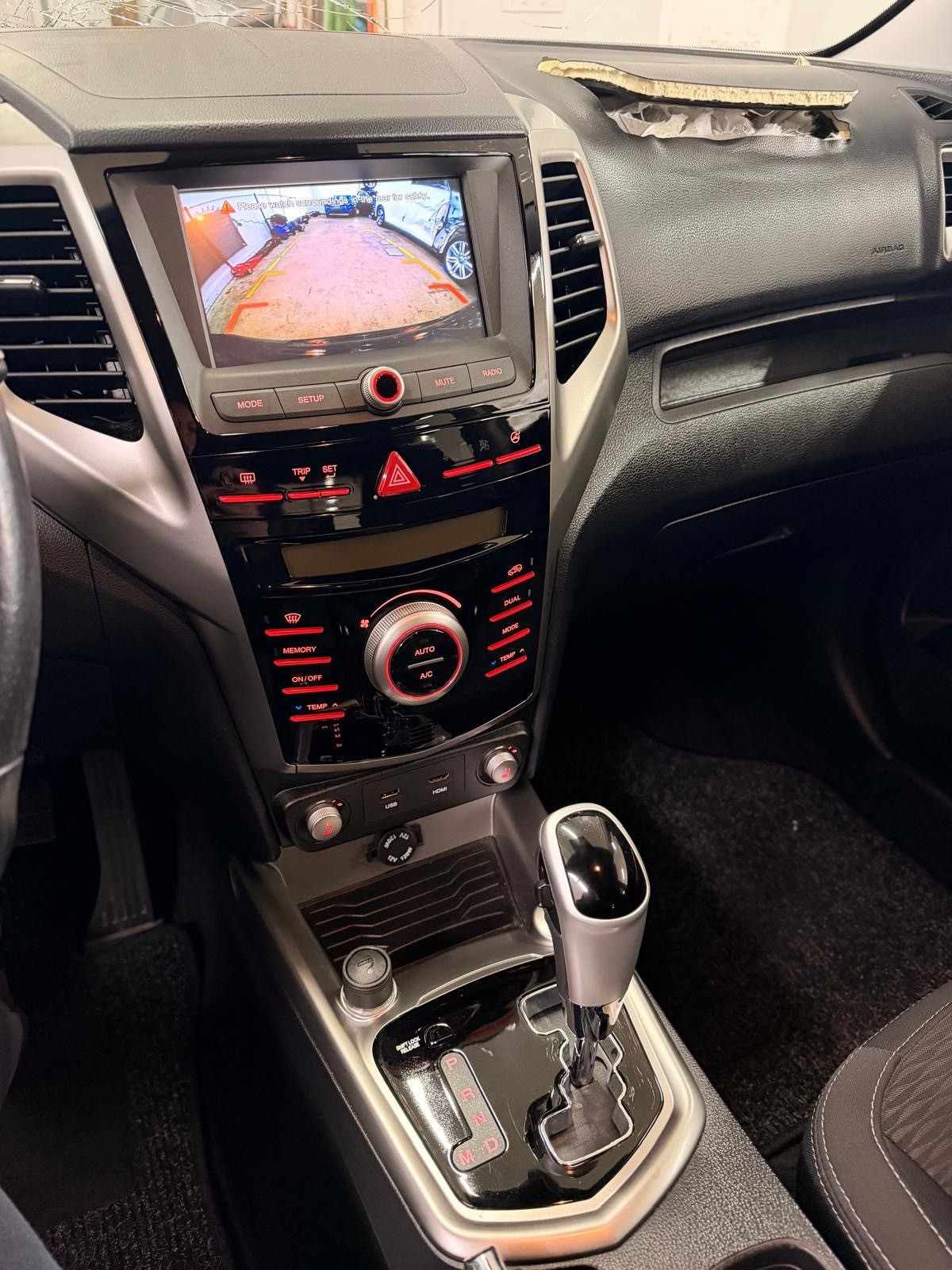 KGM-SsangYong Tivoli 1.6 e-XGi Quartz 4WD Automatic-image-14