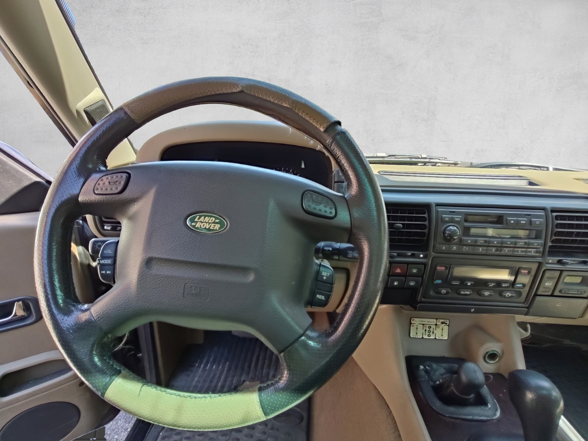 LAND ROVER Discovery 4.0 ES-image-7