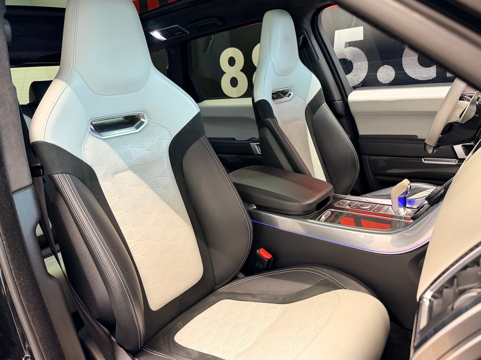 LAND ROVER Range Rover Sport 575 5.0 V8 S/C SVR Carbon Automatic-image-22