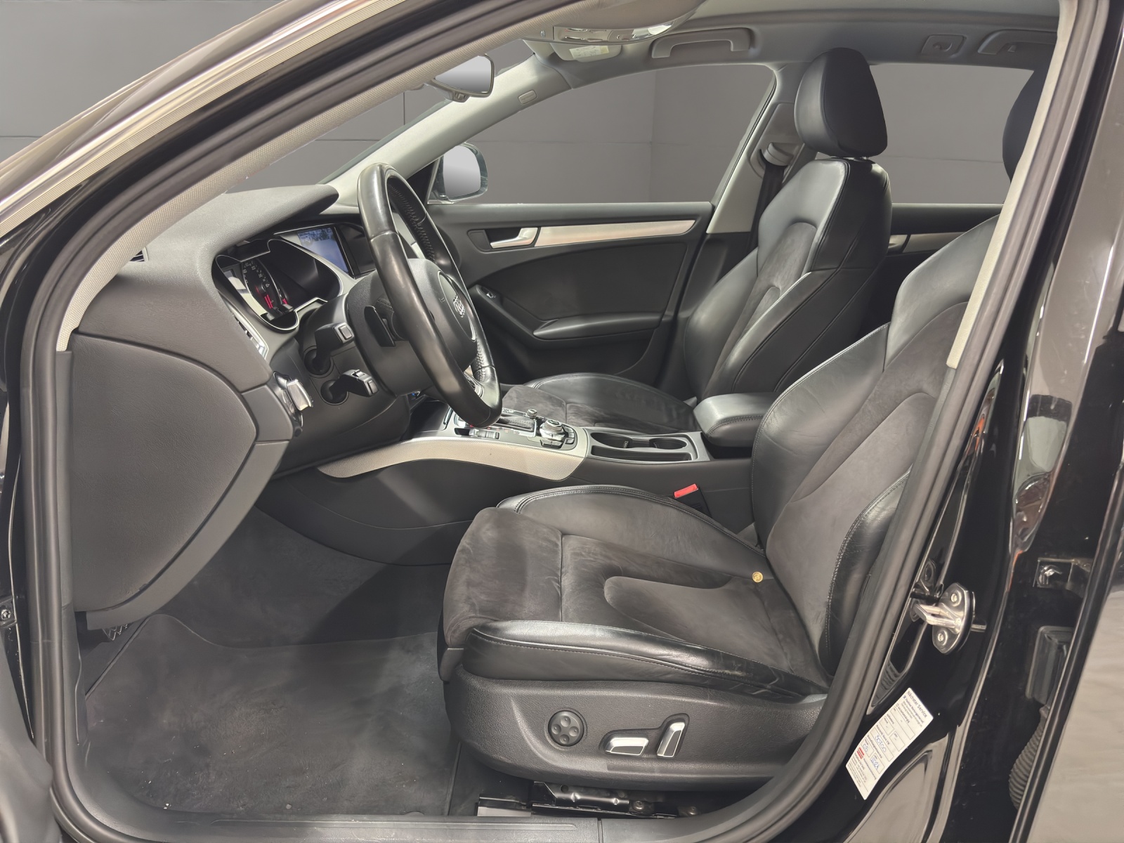 AUDI A4 allroad 3.0 TDI quattro S-tronic-image-8