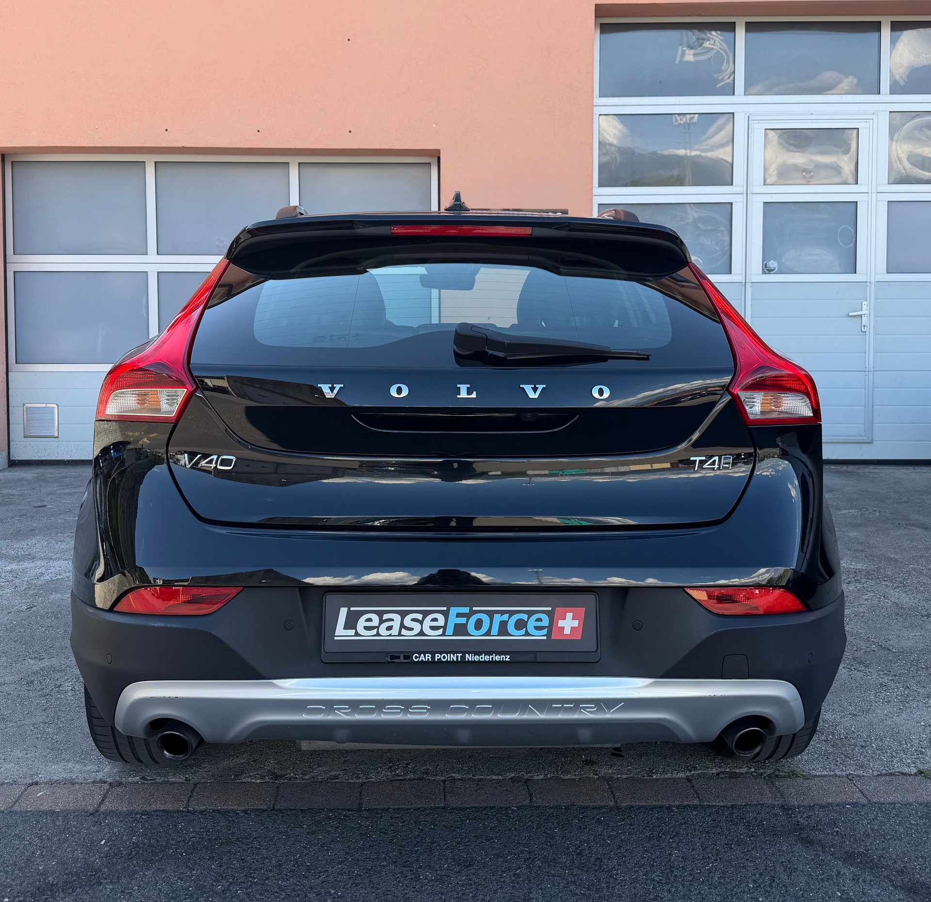 VOLVO V40 Cross Country T4 AWD Ocean Race Geartronic-image-5