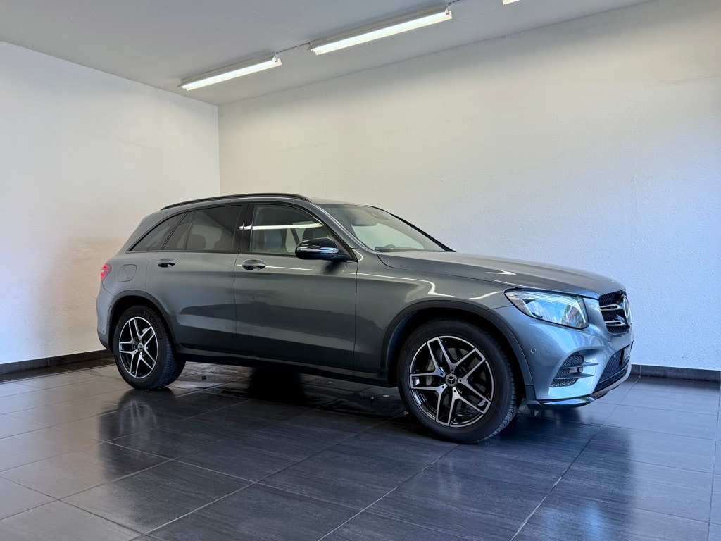 MERCEDES-BENZ GLC 300 4Matic AMG Line 9G-Tronic-image-0