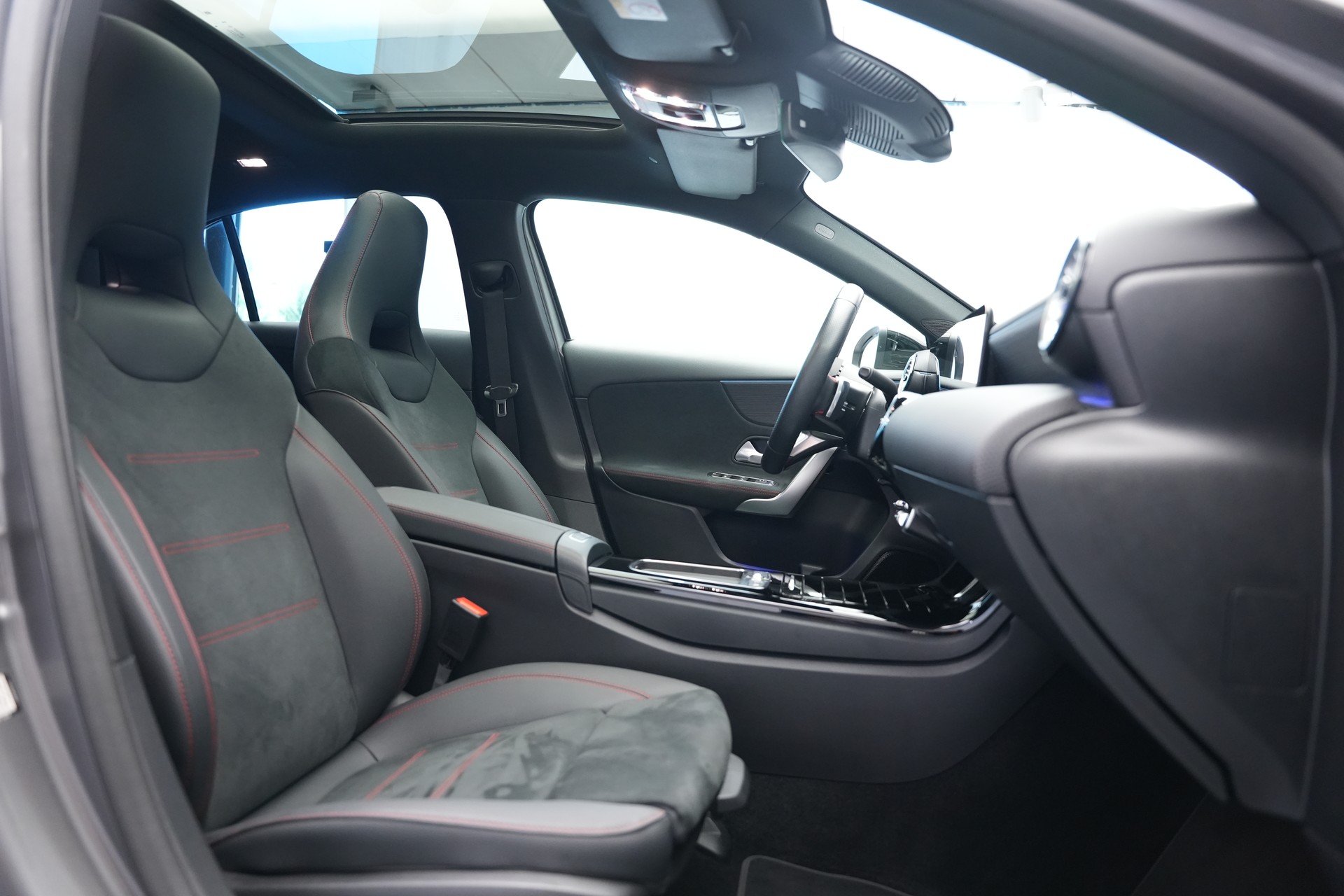 MERCEDES-BENZ A 220 4Matic 8G-DCT *CH-Fahrzeug*-image-13