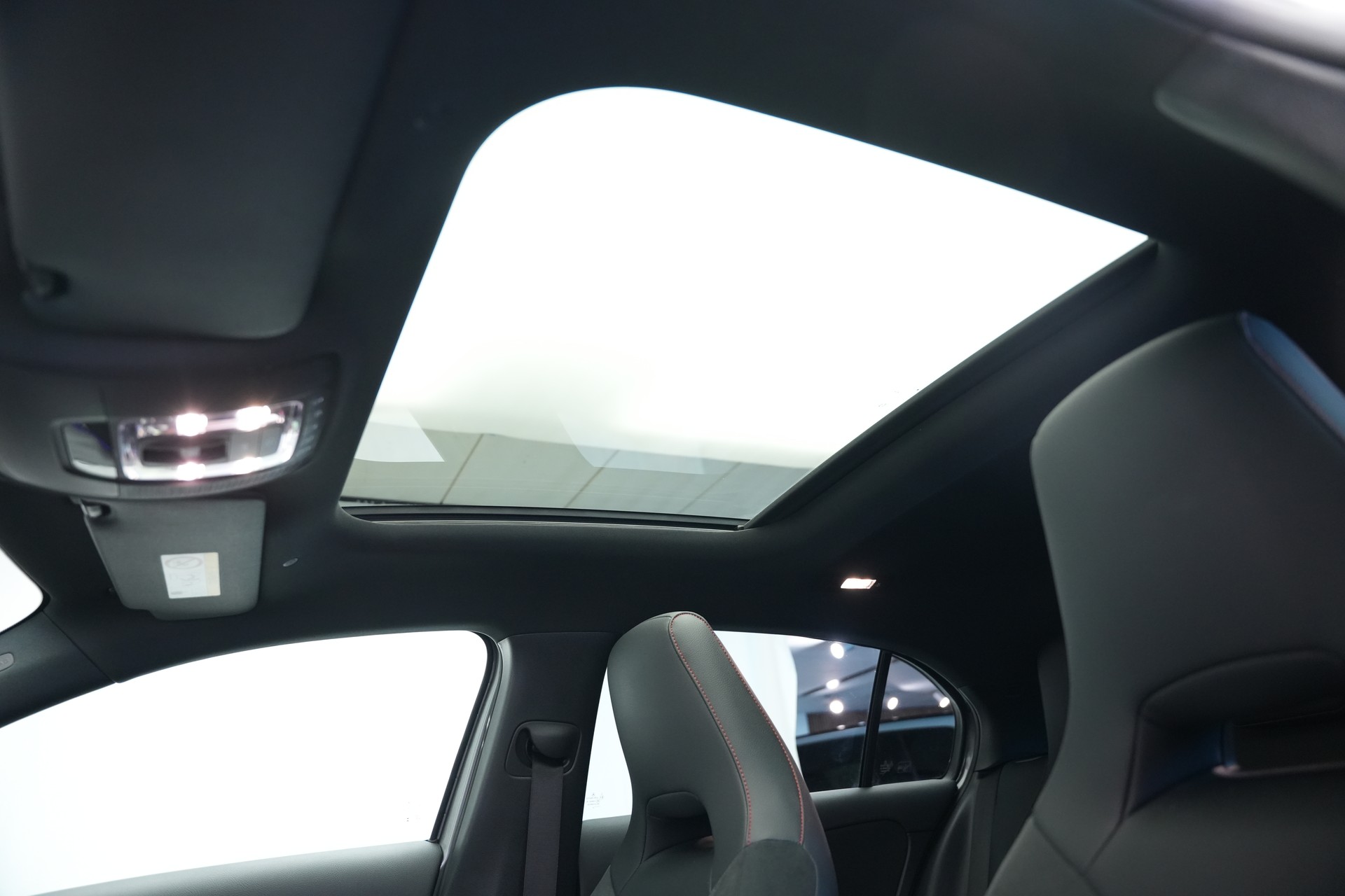 MERCEDES-BENZ A 220 4Matic 8G-DCT *CH-Fahrzeug*-image-23