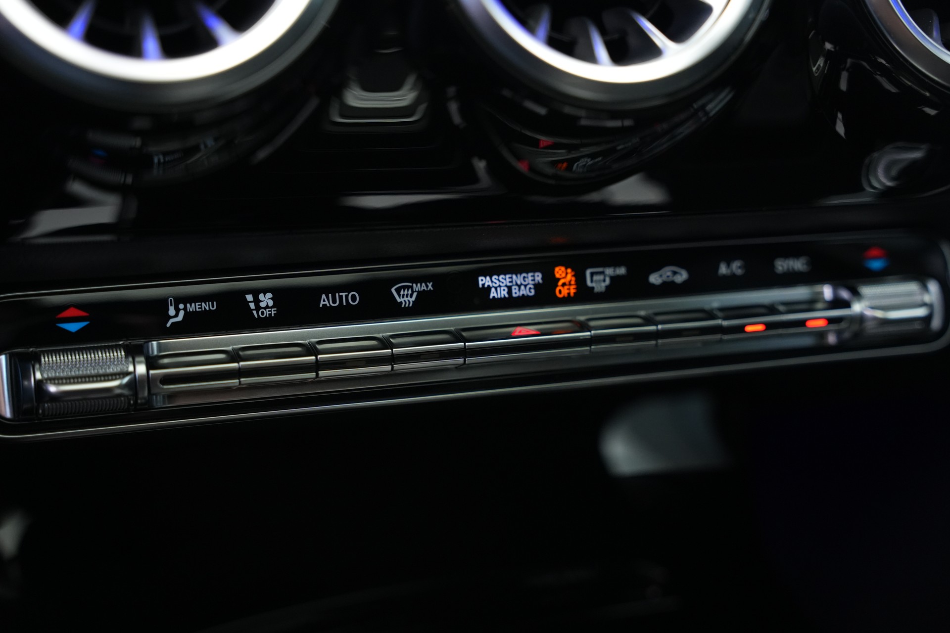MERCEDES-BENZ A 220 4Matic 8G-DCT *CH-Fahrzeug*-image-30