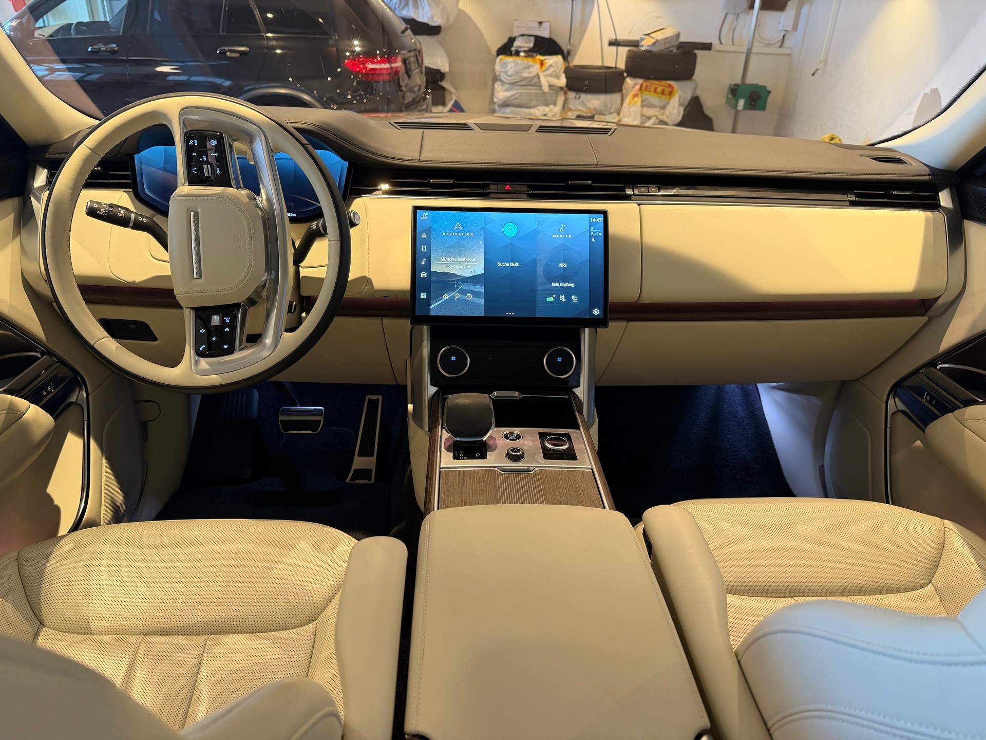 LAND ROVER Range Rover 4.4 V8 Autobiography-image-14