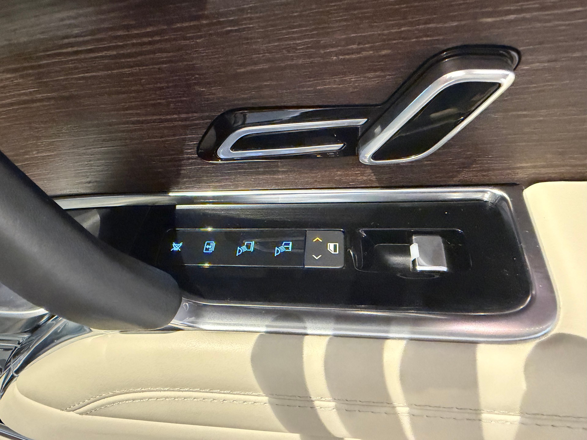 LAND ROVER Range Rover 4.4 V8 Autobiography-image-13