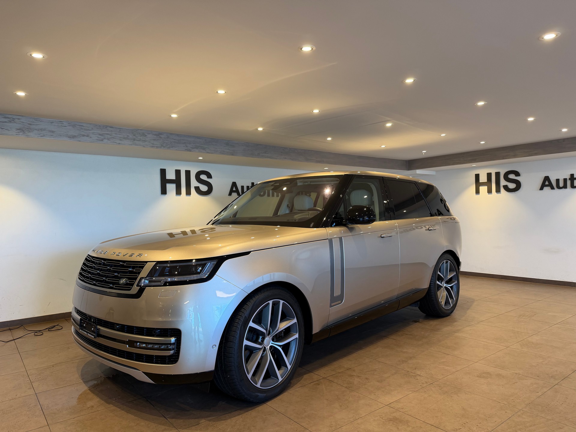 LAND ROVER Range Rover 4.4 V8 Autobiography-showroom-element-2