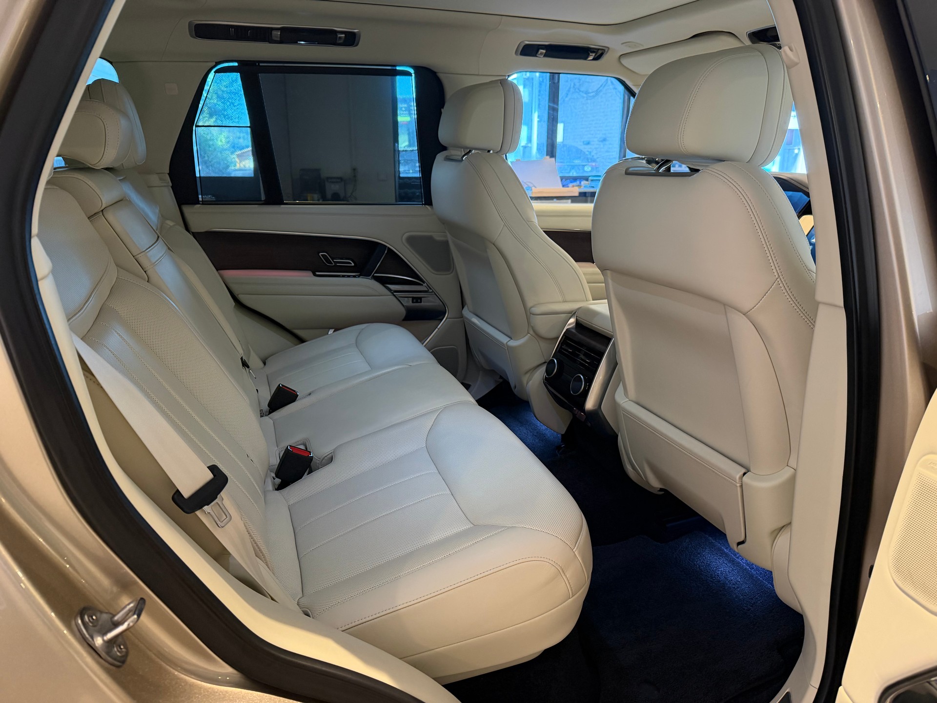 LAND ROVER Range Rover 4.4 V8 Autobiography-image-11